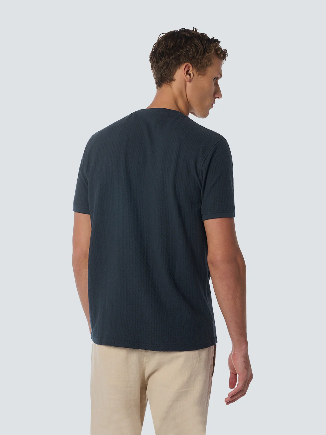 T-shirt à col ras du cou en jacquard uni | Night – Image 3
