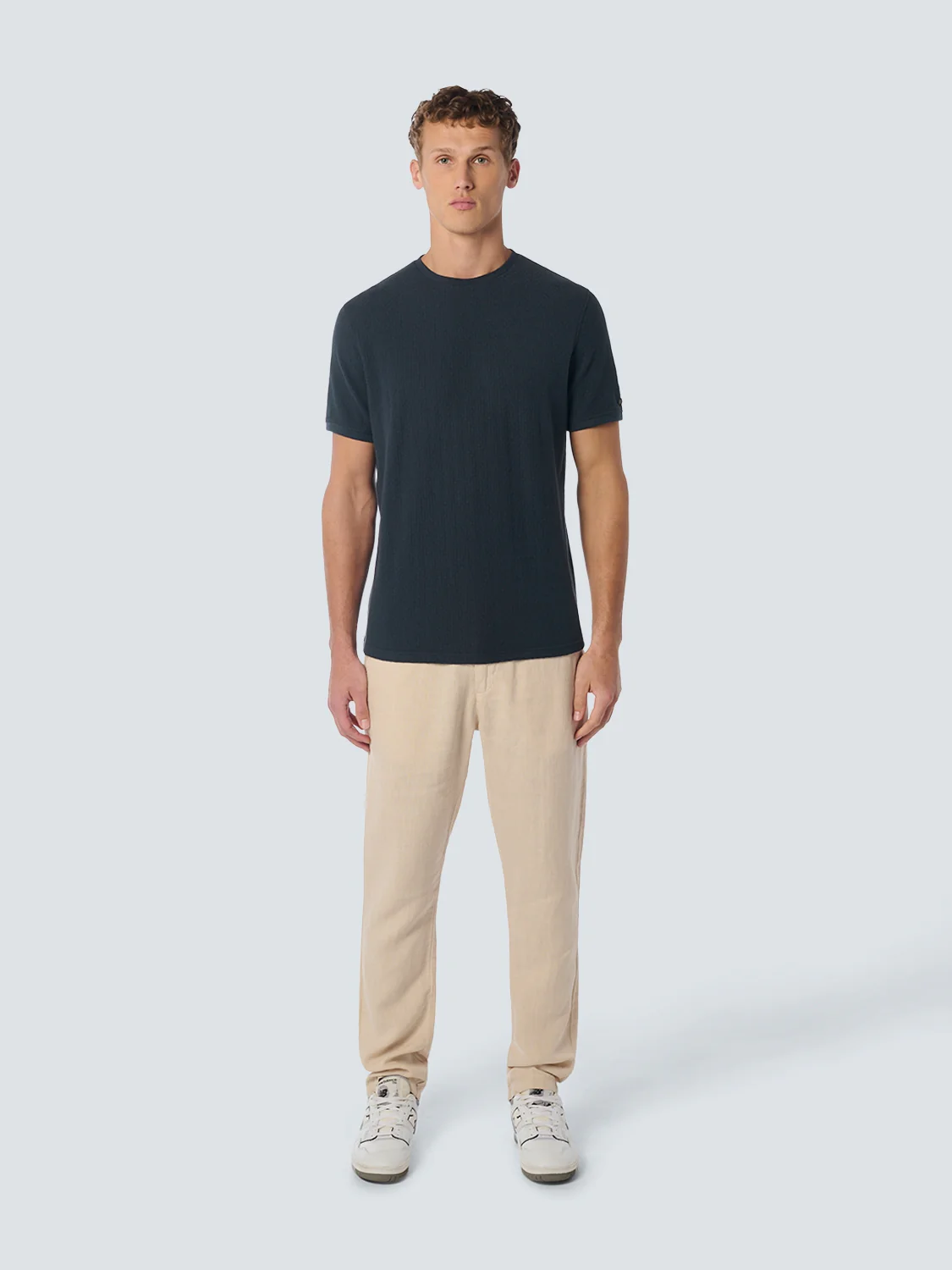 T-shirt à col ras du cou en jacquard uni | Night – Image 4