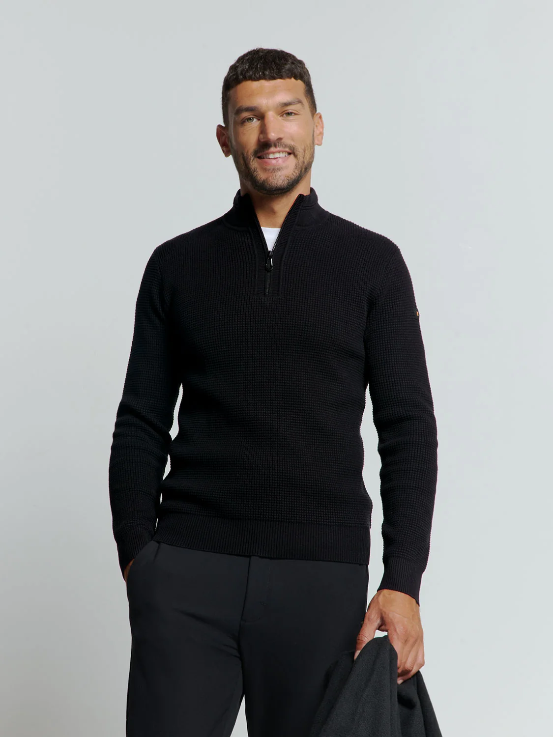 Pull semi-zippé de luxe en jacquard solide : Élégant et confortable | Black