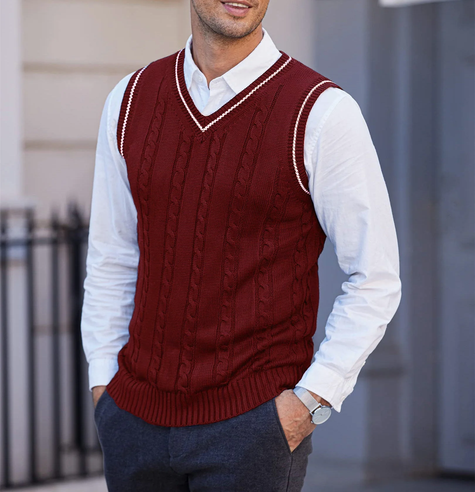 DUCHÊNE BORDEAUX™ | GILET COL V À TORSADES HÉRITAGE – Image 9